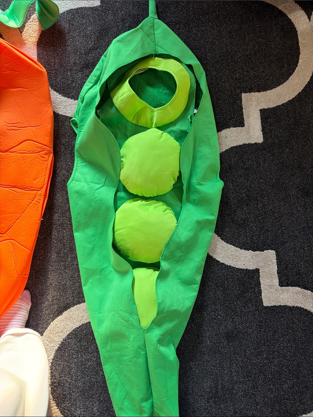 Bright Green Pea Pod Costume for Women - Comfort Fit